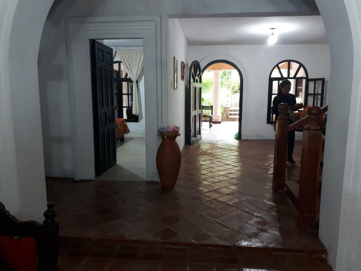 Hosteria Del Virrey - B&B San Cristóbal de Las Casas Екстериор снимка